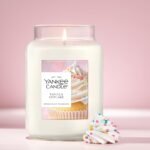 Yankee Candle Vanilla Cupcake, Scented Candle, 22oz Large Jar with up to 150 Hour Burn Time, Giftable, Birthdays